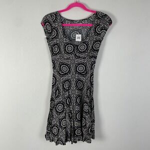 NWT Abercrombie & Fitch XS Dress Black White‎ Floral Print Cap Sleeve Mini